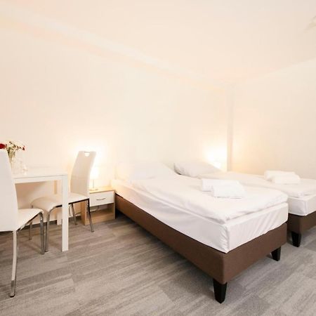 Hotel Blue Apartment บราติสลาวา ภายนอก รูปภาพ