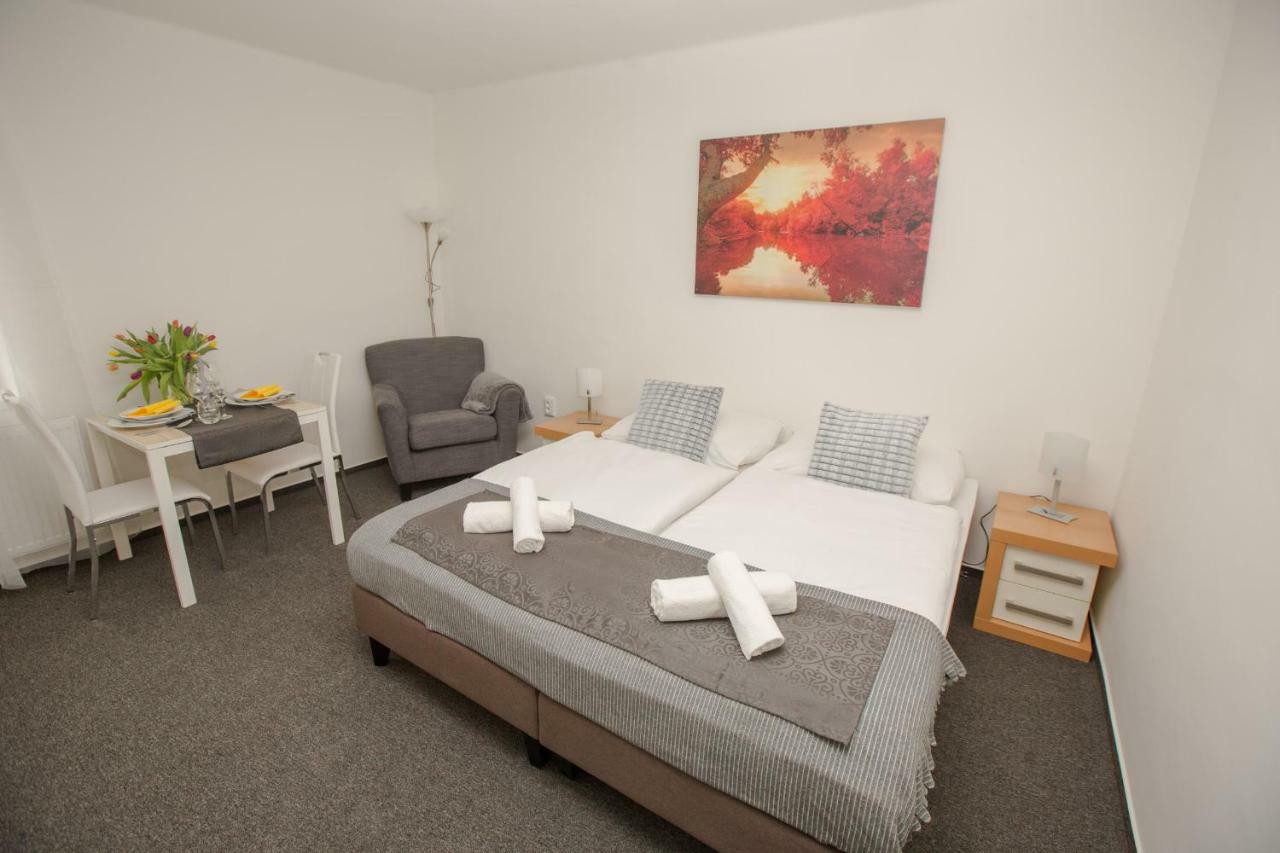 Hotel Blue Apartment บราติสลาวา ภายนอก รูปภาพ