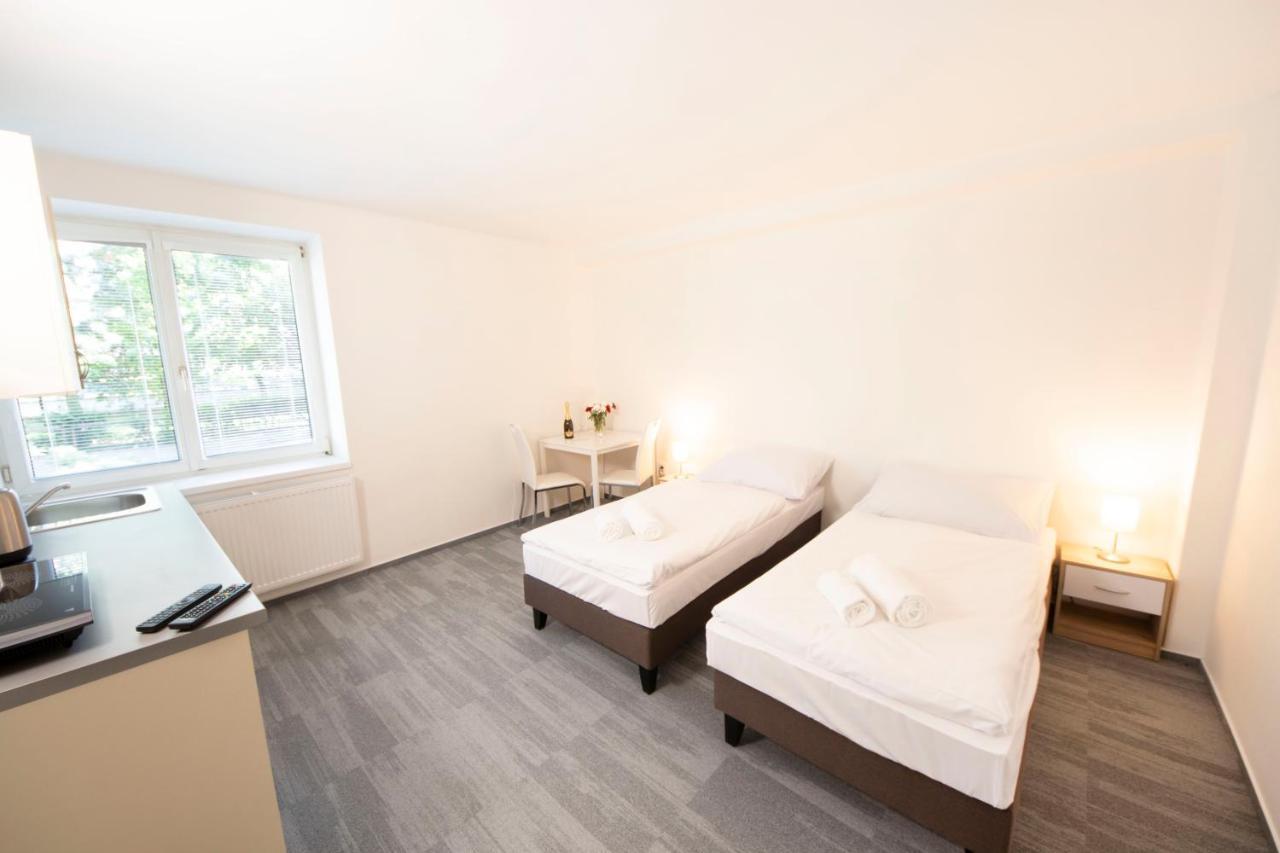 Hotel Blue Apartment บราติสลาวา ภายนอก รูปภาพ