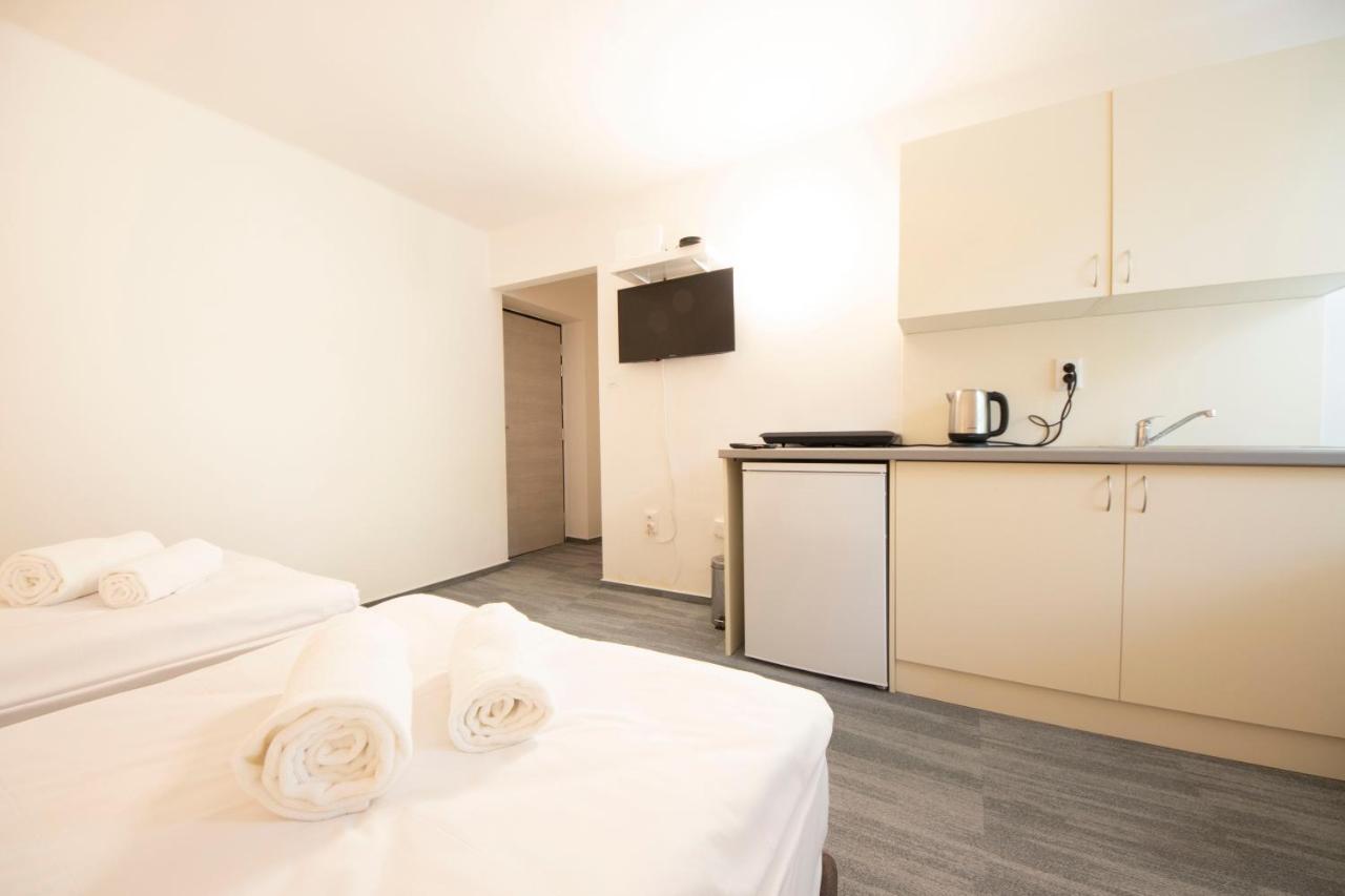 Hotel Blue Apartment บราติสลาวา ภายนอก รูปภาพ