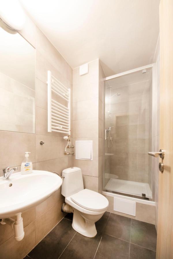 Hotel Blue Apartment บราติสลาวา ภายนอก รูปภาพ
